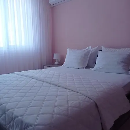 Apartament Lili *